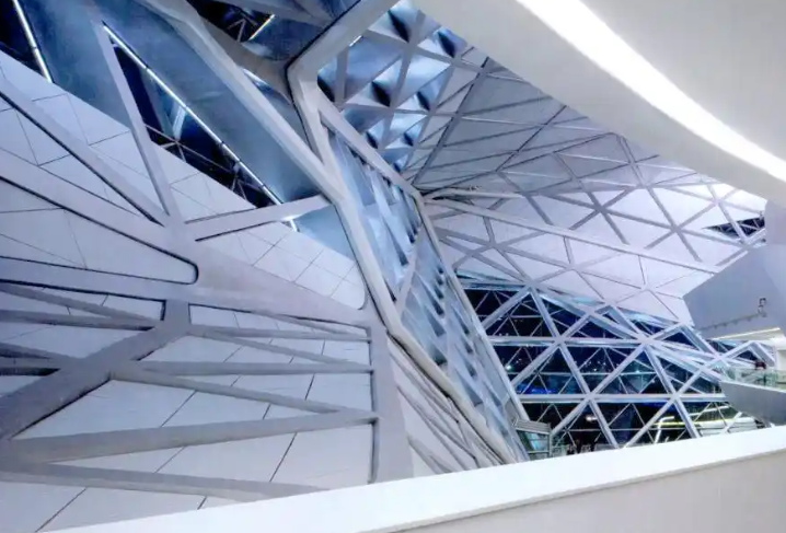 海东钢结构不仅是工程技术,更是融合历史、艺术与哲学的载体!