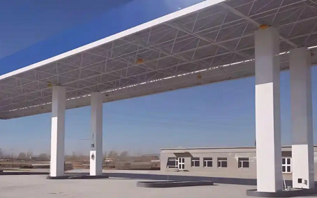 海东钢结构加油站罩棚_螺栓球网架_挑檐_形象柱!